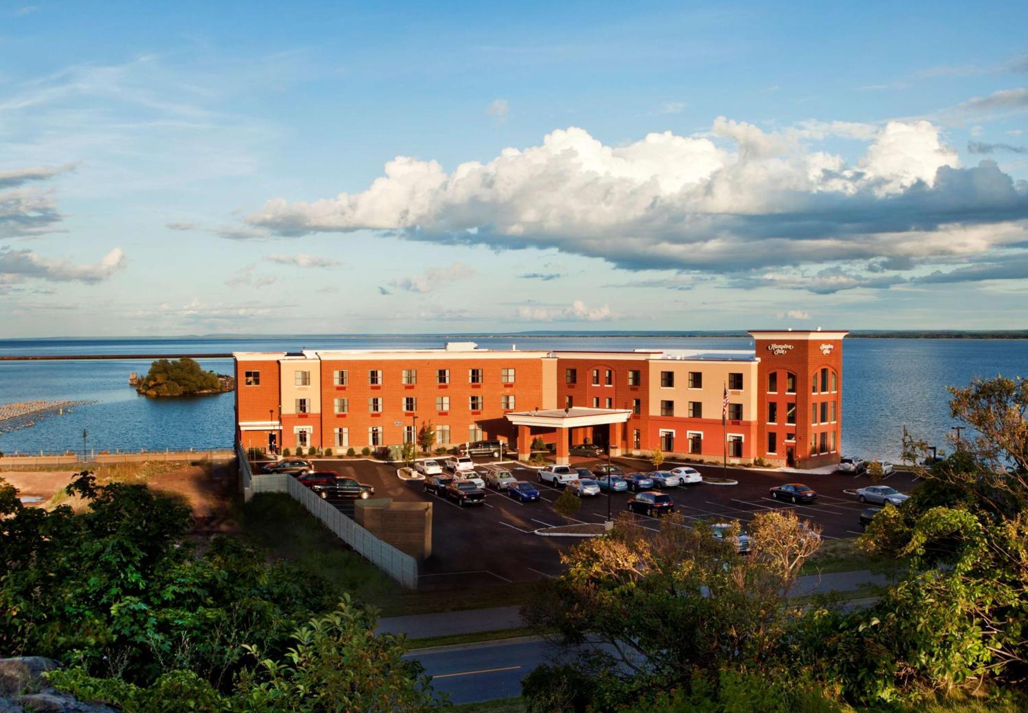Hampton Inn Marquette-Waterfront Εξωτερικό φωτογραφία