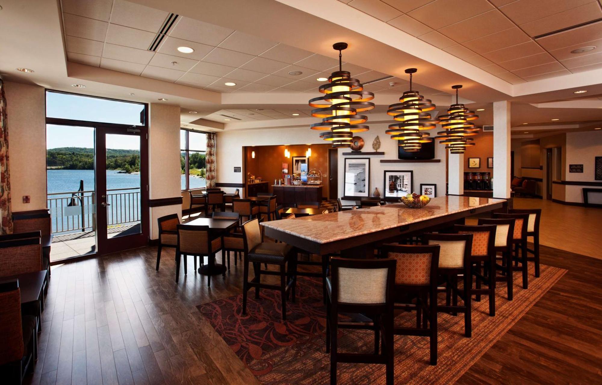 Hampton Inn Marquette-Waterfront Εξωτερικό φωτογραφία